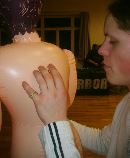 hummm la poupey gonflabe ^^